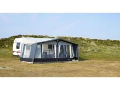 Kampeeruitrusting 13 Isabella Caravanvoortent Commodore North 300