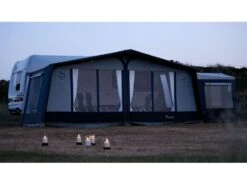 Kampeeruitrusting -Kampeeruitrusting 3 1 isabella caravanvoortent commodore north sfeer isacommonorth